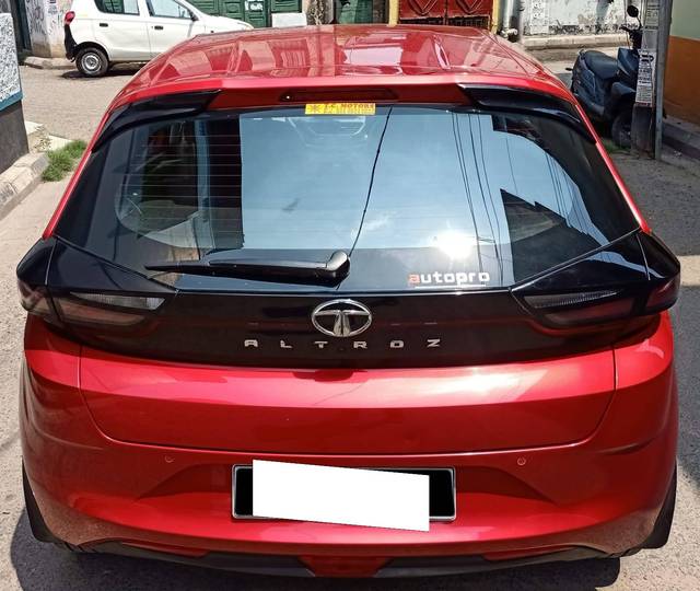 https://images10.gaadi.com/usedcar_image/4360716/original/processed_0722cd5d8532e1b6bc04e0bc162f74f0.jpg?imwidth=6401