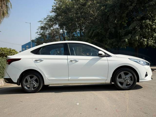 https://images10.gaadi.com/usedcar_image/4360738/original/5edbb4e8e4a52e7f289216eba61188cc.jpg?imwidth=6401