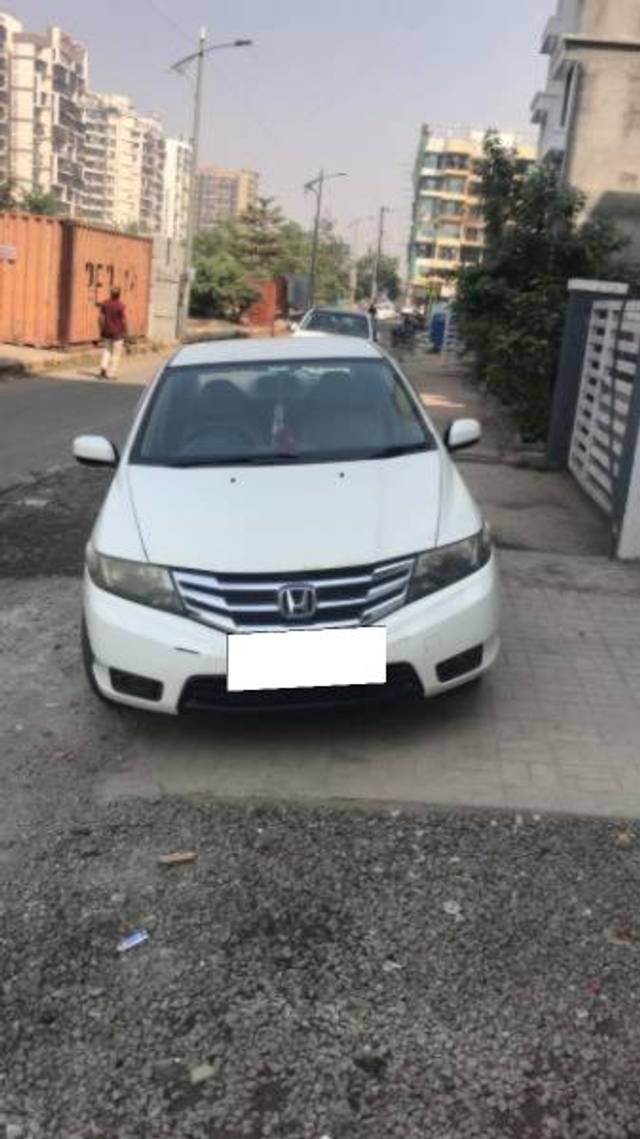 https://images10.gaadi.com/usedcar_image/4360888/original/processed_7378c817-ffae-47f3-8d98-669c38e6a012.jpeg?imwidth=6402