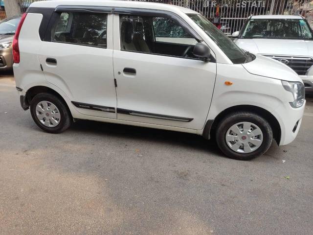 https://images10.gaadi.com/usedcar_image/4360915/original/processed_b580264906ba13ecd31bc718870e9186.jpg?imwidth=6401