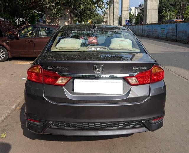 https://images10.gaadi.com/usedcar_image/4360939/original/processed_8f1f2dbf3290f476855827da4207dce8.jpg?imwidth=6401