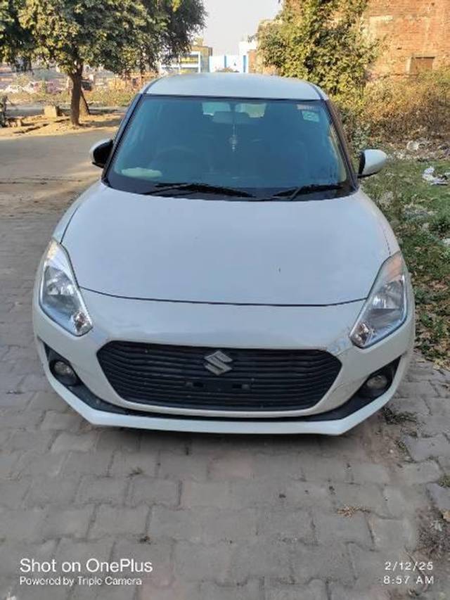 https://images10.gaadi.com/usedcar_image/4360953/original/processed_4c561144-8743-4912-ad0e-bd99165bfcfb.jpg?imwidth=6400