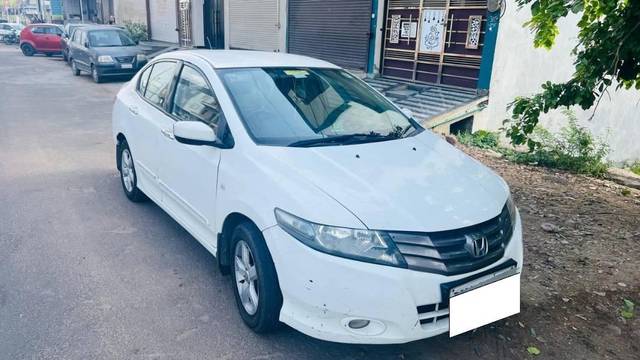 https://images10.gaadi.com/usedcar_image/4360992/original/processed_d2ae09a6-1d2f-48f2-9284-e774d4ab1d3f.jpeg?imwidth=6400