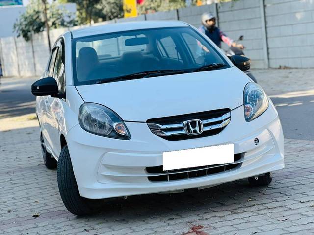 https://images10.gaadi.com/usedcar_image/4361039/original/processed_5fcc0acbc2f03f0d8f0ceece3f91024a.jpg?imwidth=6400