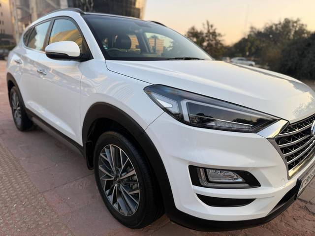 https://images10.gaadi.com/usedcar_image/4361135/original/processed_5025a6b8e676e4877c8b9d679fb61e73.jpg?imwidth=6401