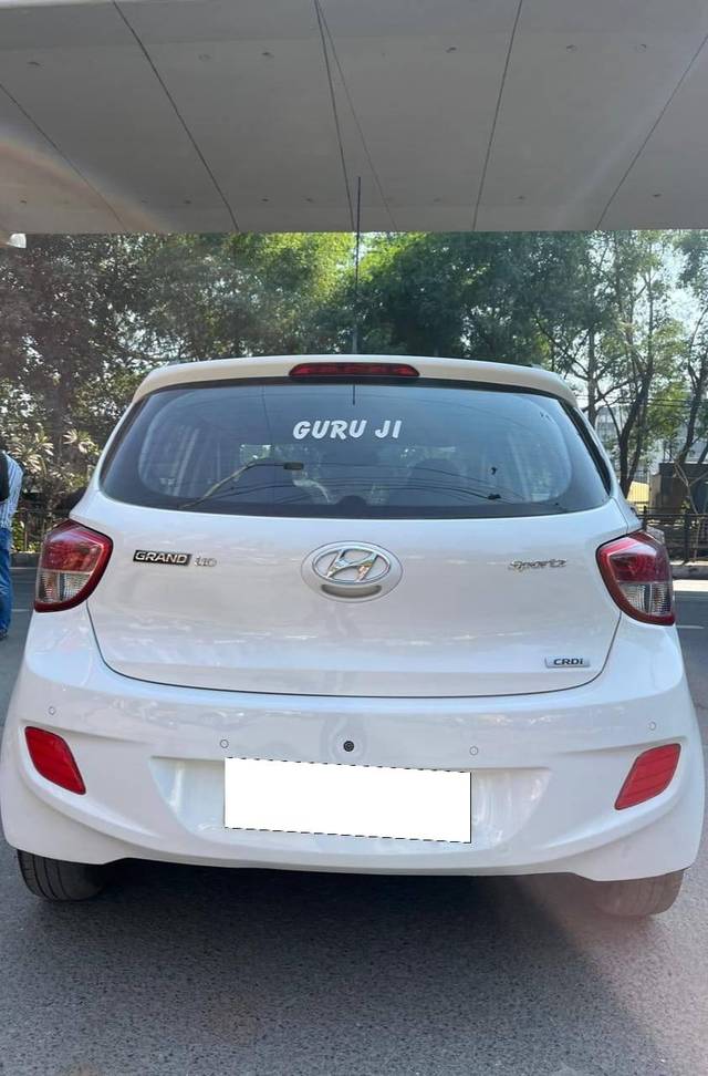 https://images10.gaadi.com/usedcar_image/4361139/original/processed_03e4461c2150520690f9f44918a56303.jpg?imwidth=6402