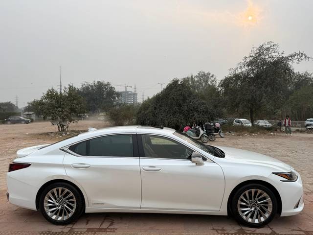 https://images10.gaadi.com/usedcar_image/4361157/original/6af548f9015c7b3a84c4bef12d04289c.jpg?imwidth=6401