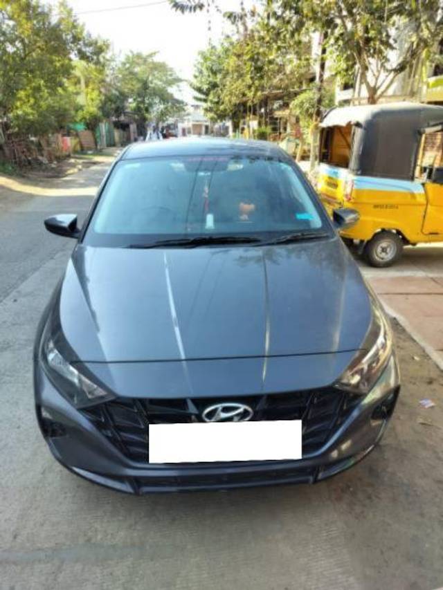 https://images10.gaadi.com/usedcar_image/4361167/original/processed_6696a19a-6ce6-4f07-9cc1-1a1371b11670.jpg?imwidth=6400