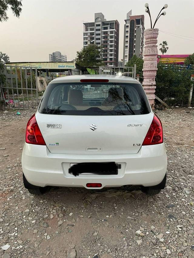 https://images10.gaadi.com/usedcar_image/4361183/original/processed_c97f784a5bb6d4a69fa87fc454a6f8a9.jpg?imwidth=6402