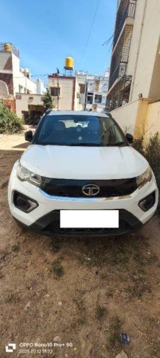 https://images10.gaadi.com/usedcar_image/4361247/original/d350d13fdc2b1e9ed67518e261bb4941.jpg?imwidth=6400