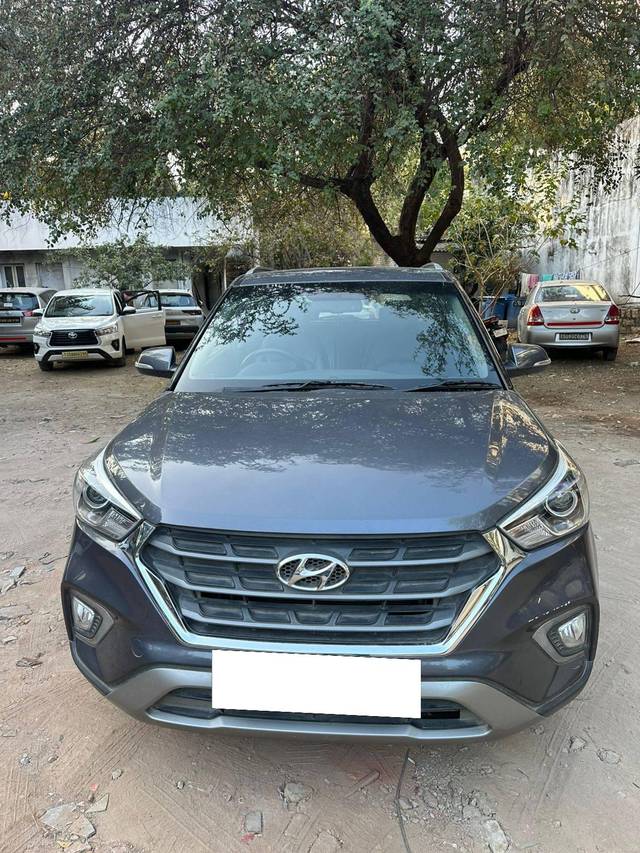 https://images10.gaadi.com/usedcar_image/4361270/original/processed_145289af5e0853e8a64d21d077682a08.jpg?imwidth=6402