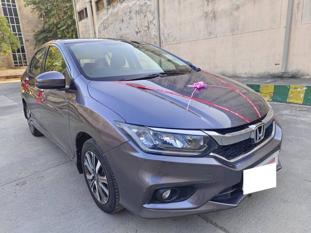 https://images10.gaadi.com/usedcar_image/4361283/original/processed_1bf033313b2f7381ff1b23a556050163.jpg?imwidth=6400