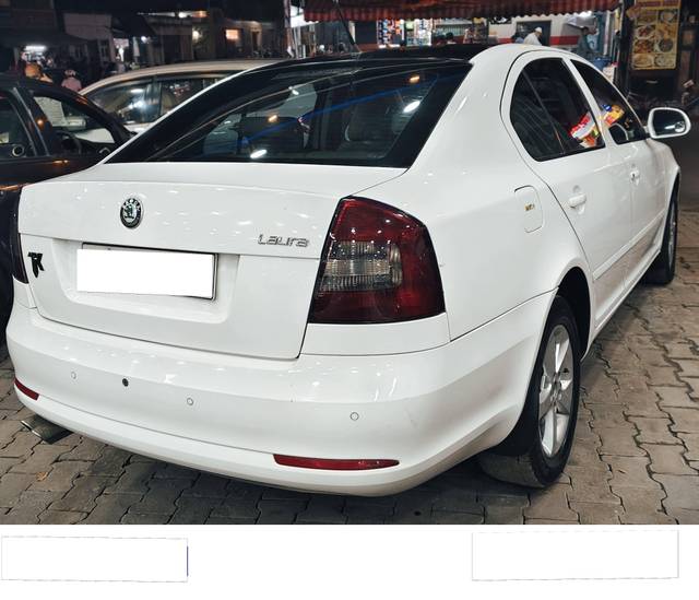 https://images10.gaadi.com/usedcar_image/4361288/original/processed_e47ec44393ffac8d70d0f69560b549cd.jpeg?imwidth=6402