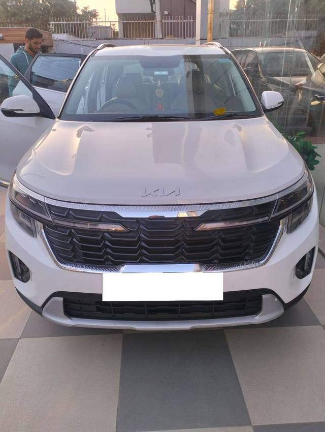 https://images10.gaadi.com/usedcar_image/4361307/original/processed_62d3c87a88ea4d9c36aecef13b51faa0.jpg?imwidth=6400