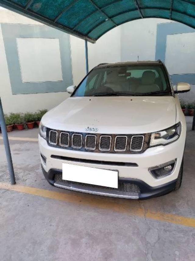 https://images10.gaadi.com/usedcar_image/4361321/original/processed_7c979100-6532-4aaf-ab5f-88f54efe1ea5.jpeg?imwidth=6400