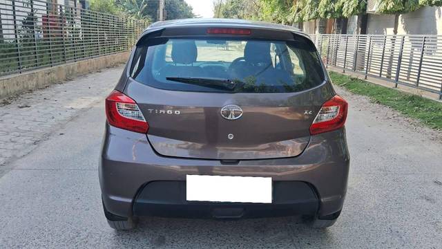 https://images10.gaadi.com/usedcar_image/4361322/original/processed_60e6ec95e8719af2b250165217de895c.jpg?imwidth=6401