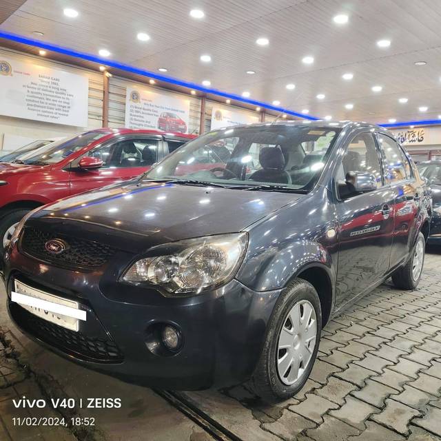 https://images10.gaadi.com/usedcar_image/4361412/original/processed_8a297b257d85d16023267d8c313da74a.jpeg?imwidth=6402