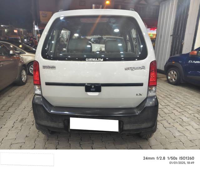 https://images10.gaadi.com/usedcar_image/4361498/original/processed_7673da8ef0375300eb574d73eb0ce592.jpeg?imwidth=6402