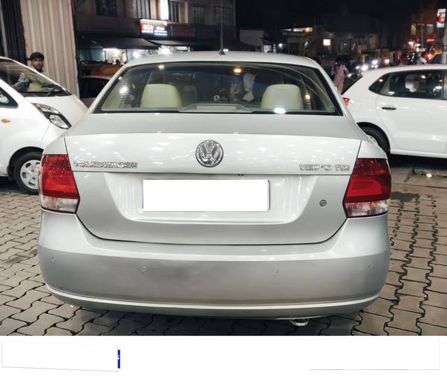 https://images10.gaadi.com/usedcar_image/4361525/original/processed_fd593f79247c648bbe00580765a42182.jpeg?imwidth=6402