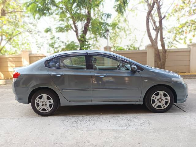 https://images10.gaadi.com/usedcar_image/4361535/original/2dad8aed77ab82ba897cea133c3fc3ef.jpg?imwidth=6401