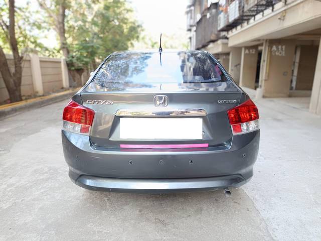 https://images10.gaadi.com/usedcar_image/4361535/original/processed_0d95ac5ba7dbdcd7250ebee58c835722.jpg?imwidth=6402