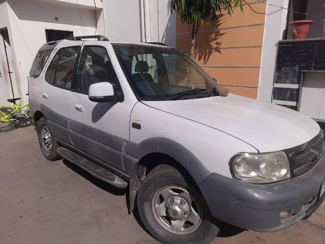 https://images10.gaadi.com/usedcar_image/4361537/original/processed_e98ebd3d-2bda-44ae-b42d-43f7097d3d95.jpg?imwidth=6400