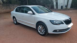 Skoda Superb 2013-2015 Skoda Superb Elegance 2.0 TDI CR AT