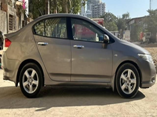 https://images10.gaadi.com/usedcar_image/4361561/original/97550fc3b84042f4860cdccaee6a5902.jpg?imwidth=6401