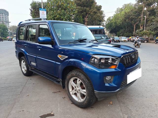 https://images10.gaadi.com/usedcar_image/4361578/original/processed_85288dfb1114b2a866e667b9e83c2204.jpg?imwidth=6400