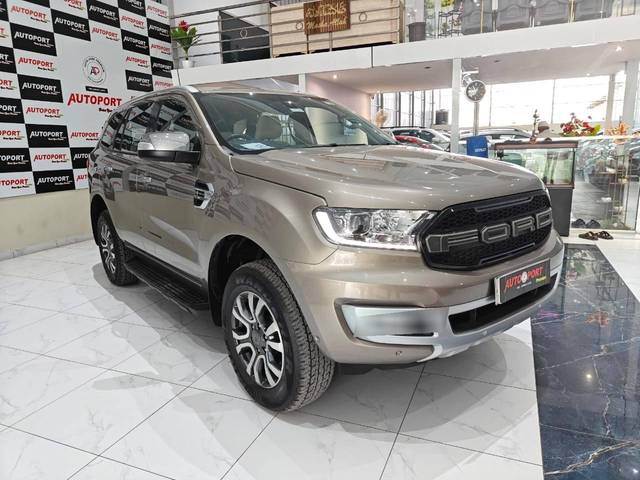 https://images10.gaadi.com/usedcar_image/4361593/original/processed_d34bde5a04c5554dd7d25247d2e5fad7.jpg?imwidth=6400