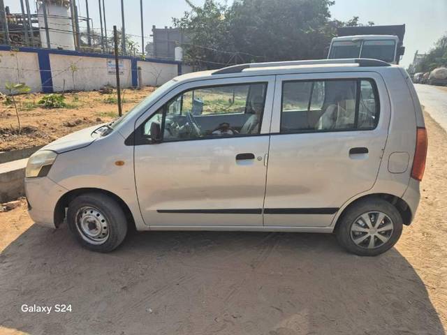 https://images10.gaadi.com/usedcar_image/4361742/original/processed_25fc1562-5083-4c53-affe-7cba9635375e.jpeg?imwidth=6402