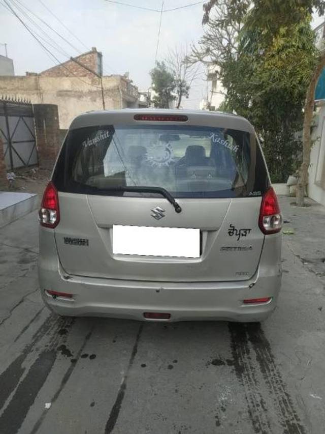 https://images10.gaadi.com/usedcar_image/4361763/original/processed_b483a936-f239-4ad5-a2b8-858714fbf780.jpg?imwidth=6402