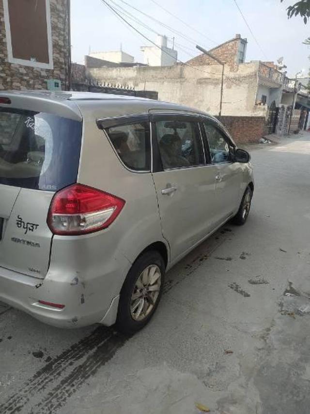 https://images10.gaadi.com/usedcar_image/4361763/original/processed_c5fa62a6-e477-4df1-afd3-4e7274a13f7d.jpg?imwidth=6401