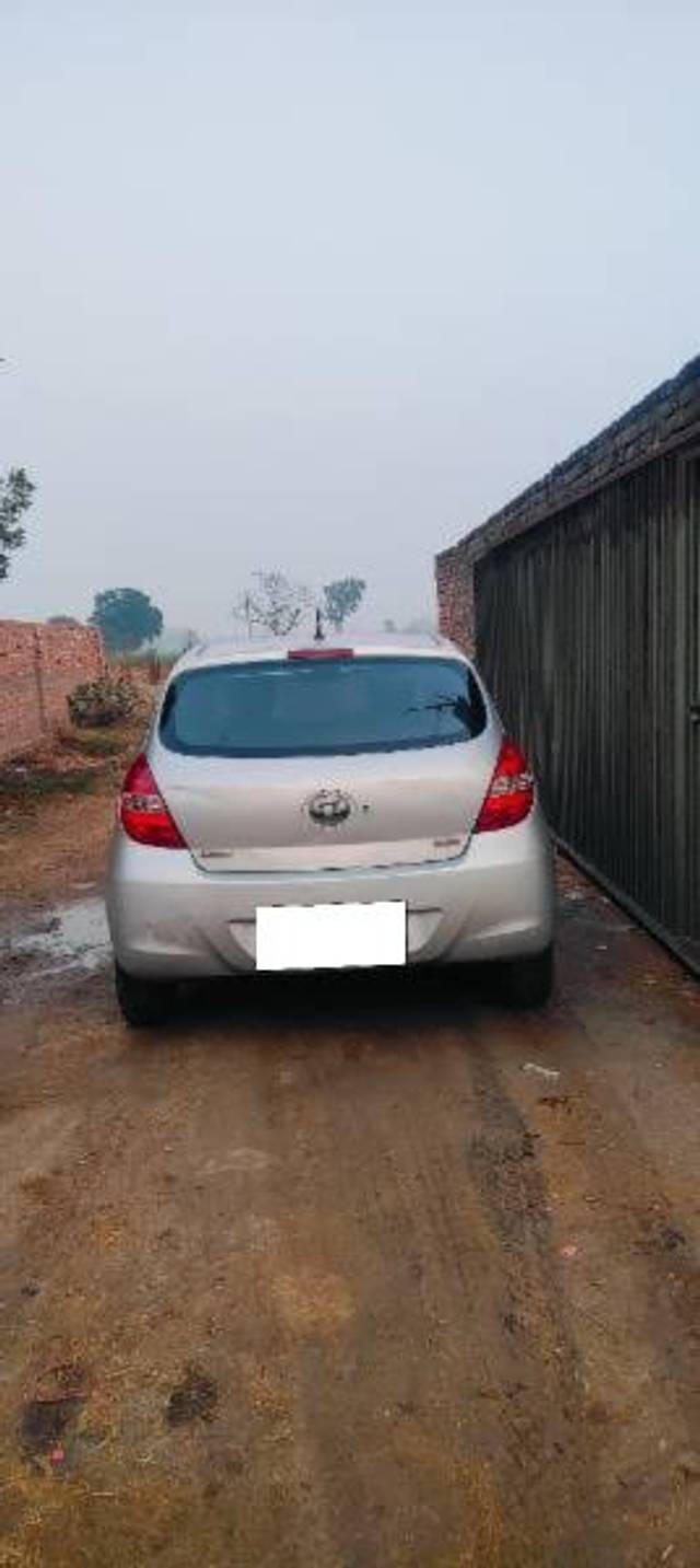 https://images10.gaadi.com/usedcar_image/4361778/original/processed_40aeb60c-3165-4e82-b5c4-79514c0face7.jpg?imwidth=6400