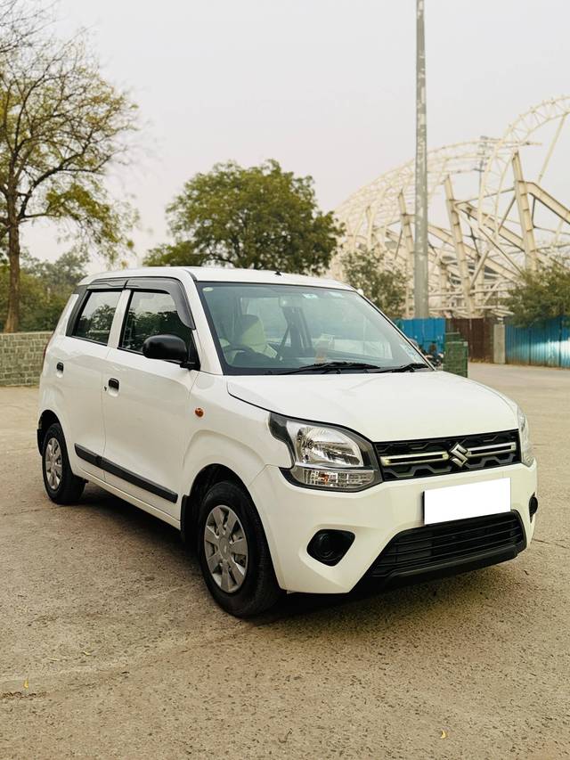 https://images10.gaadi.com/usedcar_image/4361814/original/processed_5028cf3a02da6c2e4924d41b9d507a3b.jpg?imwidth=6400