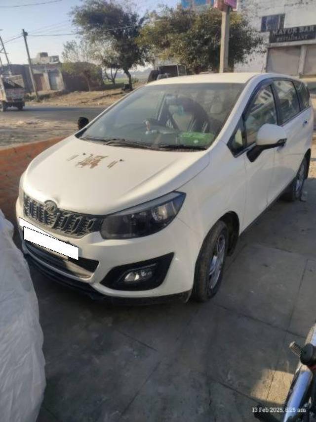 https://images10.gaadi.com/usedcar_image/4361868/original/processed_6144b129-4e84-46b6-b1ff-1dfe6527f6dc.jpg?imwidth=6400