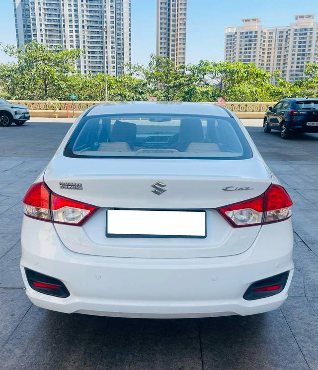 https://images10.gaadi.com/usedcar_image/4361909/original/processed_9a557e75305ae6b28cfdc544606d1496.jpg?imwidth=6402