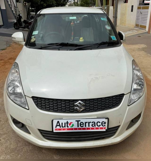 https://images10.gaadi.com/usedcar_image/4362040/original/d928814951e5bc73bd576ef105934446.jpg?imwidth=6400