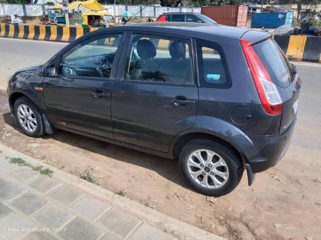 https://images10.gaadi.com/usedcar_image/4362057/original/processed_20a24a5a-a9d0-46c5-8bfd-e11db4ad5fd3.jpg?imwidth=6402