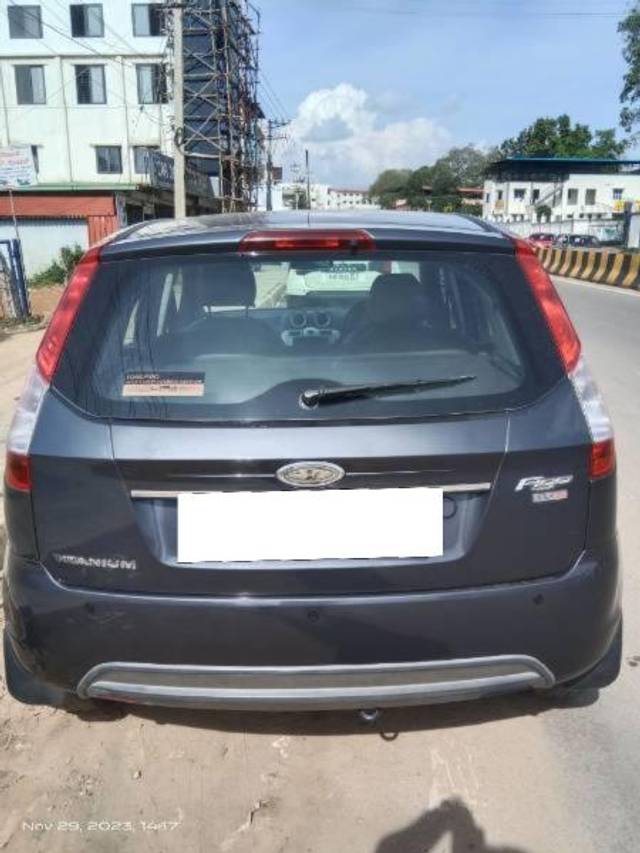 https://images10.gaadi.com/usedcar_image/4362057/original/processed_c6c068d1-2306-4f0c-a4b1-e8b8612321c1.jpg?imwidth=6401