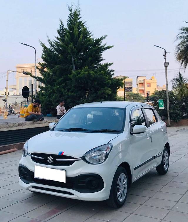 https://images10.gaadi.com/usedcar_image/4362074/original/processed_0147130b0071ac79bb025713788970b8.jpg?imwidth=6402