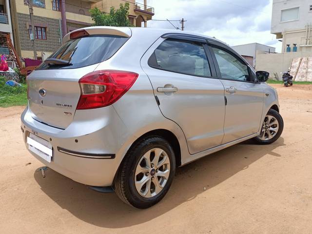 https://images10.gaadi.com/usedcar_image/4362163/original/processed_5c5a07e2b7093accbd5cdb2825156f04.jpg?imwidth=6402