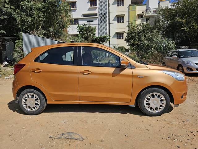 https://images10.gaadi.com/usedcar_image/4362170/original/5563fd9ce1e8e0fdd7b40c25de65a8e6.jpg?imwidth=6401