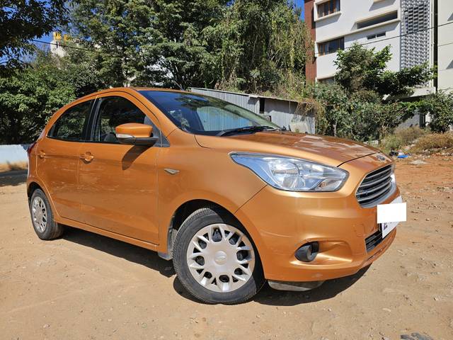 https://images10.gaadi.com/usedcar_image/4362170/original/processed_05759b365a08533c555fd38fe3e184f3.jpg?imwidth=6400