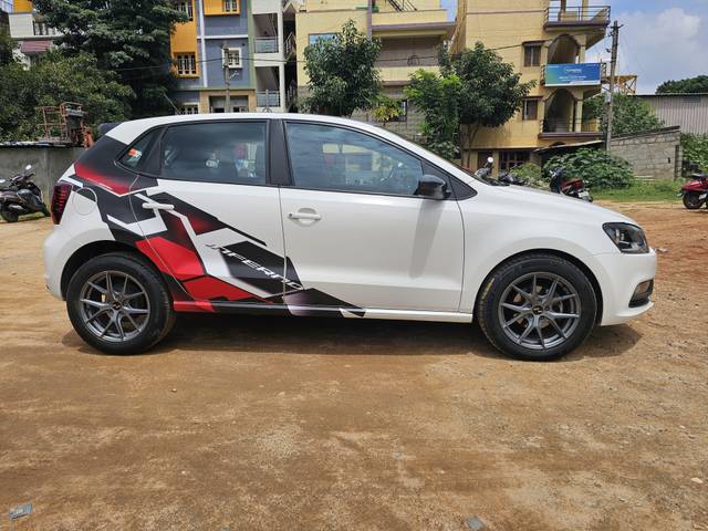 https://images10.gaadi.com/usedcar_image/4362180/original/processed_57e9902a948c6cd8d33246d18f73c676.jpg?imwidth=6401