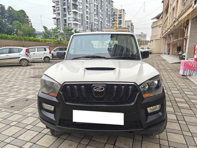 https://images10.gaadi.com/usedcar_image/4362204/original/processed_0d16540712694ff2153b28ce8724bed9.jpg?imwidth=6402