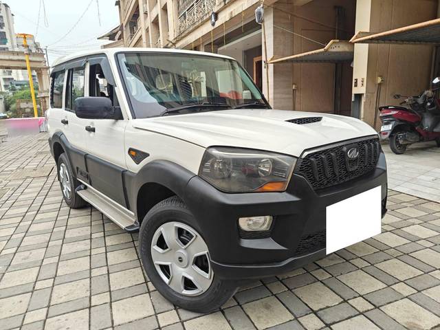 https://images10.gaadi.com/usedcar_image/4362204/original/processed_d789a9c6f555b5bc47a83e6bddb006b3.jpg?imwidth=6400