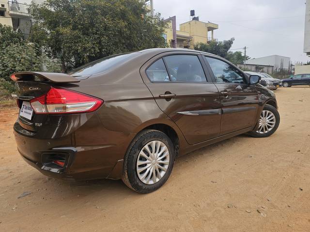 https://images10.gaadi.com/usedcar_image/4362205/original/processed_f717ba89a497fde3dc47c4a41f704b39.jpg?imwidth=6402