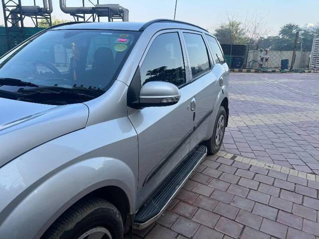 https://images10.gaadi.com/usedcar_image/4362229/original/f2388bea5619e17c93509bd9bd1cfe46.jpeg?imwidth=6400