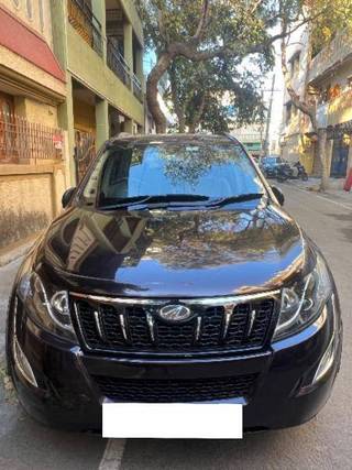 Mahindra XUV500 Mahindra XUV500 R W10 FWD